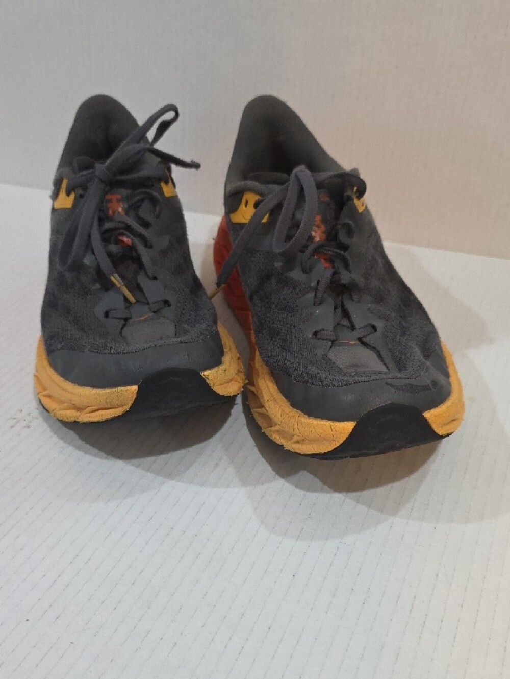Hoka SpeedGoat 5 Men's Dark Gray Running Shoes with Orange and Yellow Size 10.5 - Picture 5 of 11